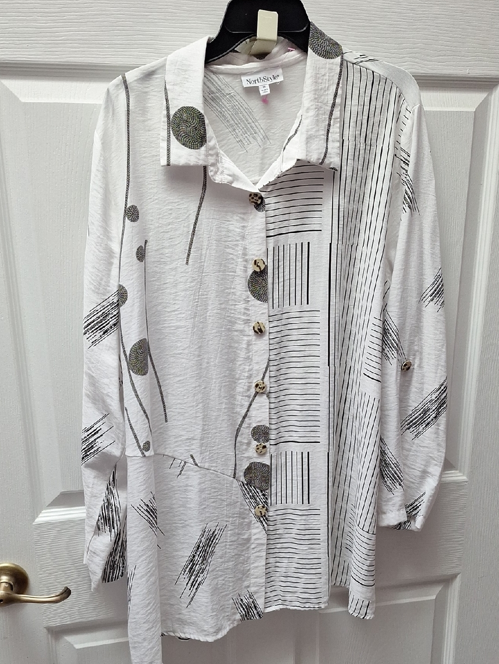c NorthStyle White & Black Patterned Button-Up Shirt 1X